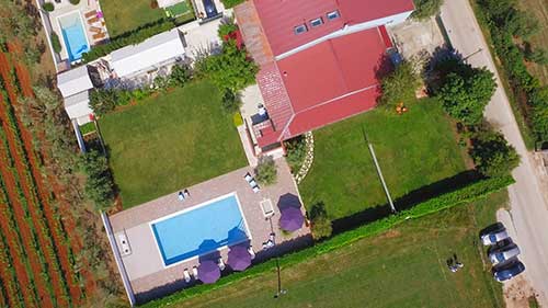 Blick aus der Luftperspektive - Wanderlust Istra Hostel