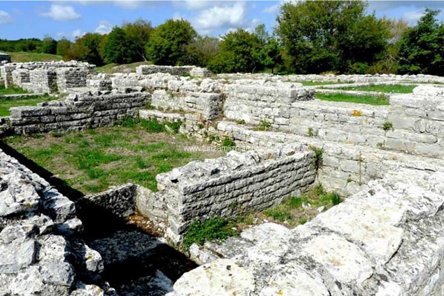 archäologischer Standort Nezakcij - Vizače